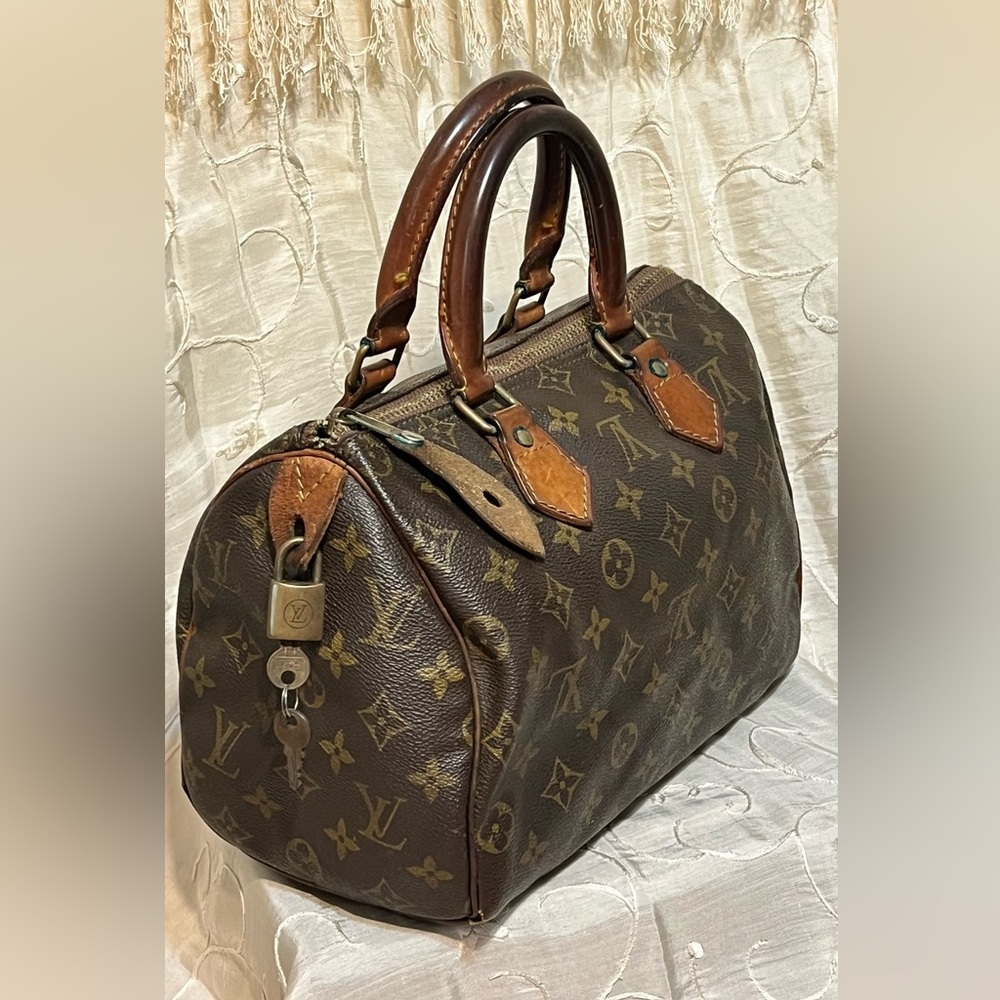 LOUIS VUITTON Vintage Monogram Speedy 25 W/ Lock & keys 80's
